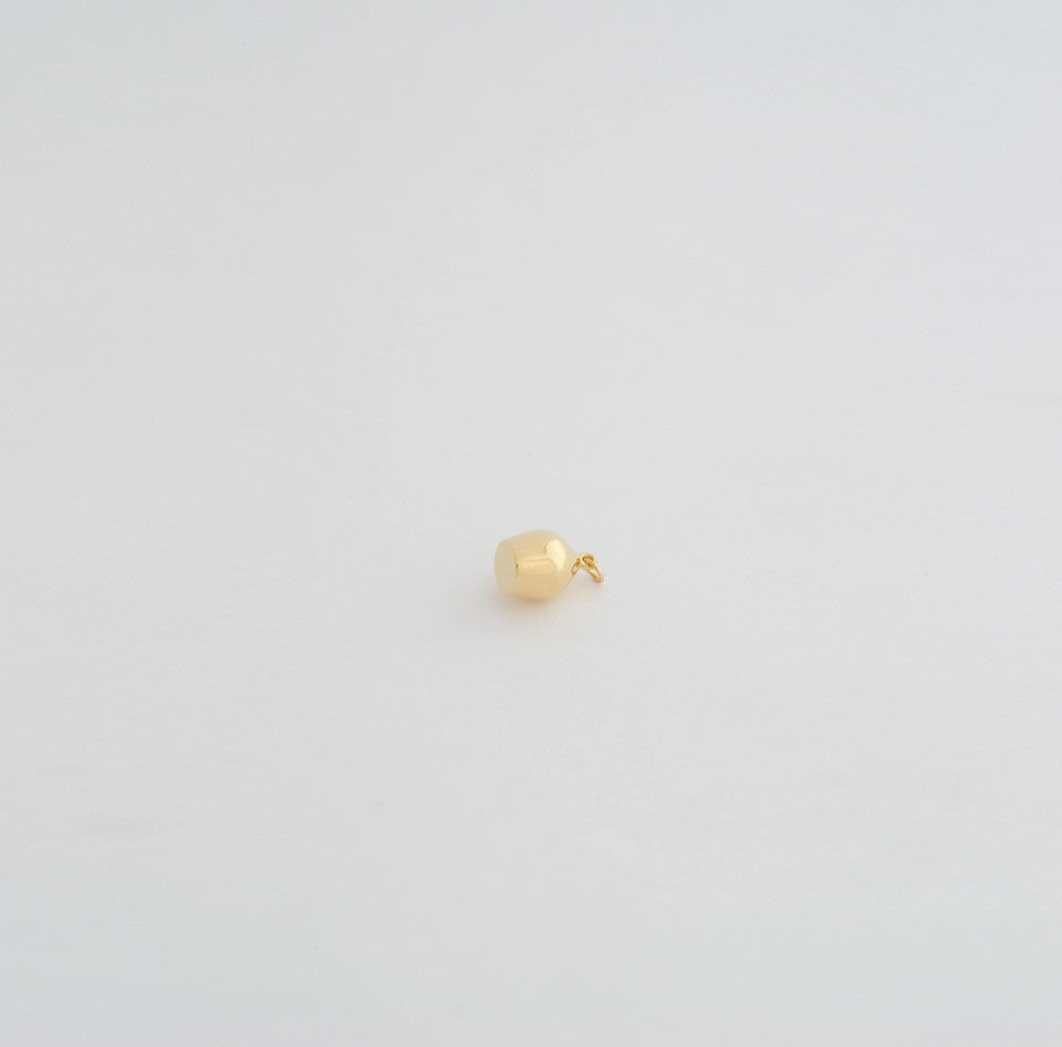 plain-gold-charm