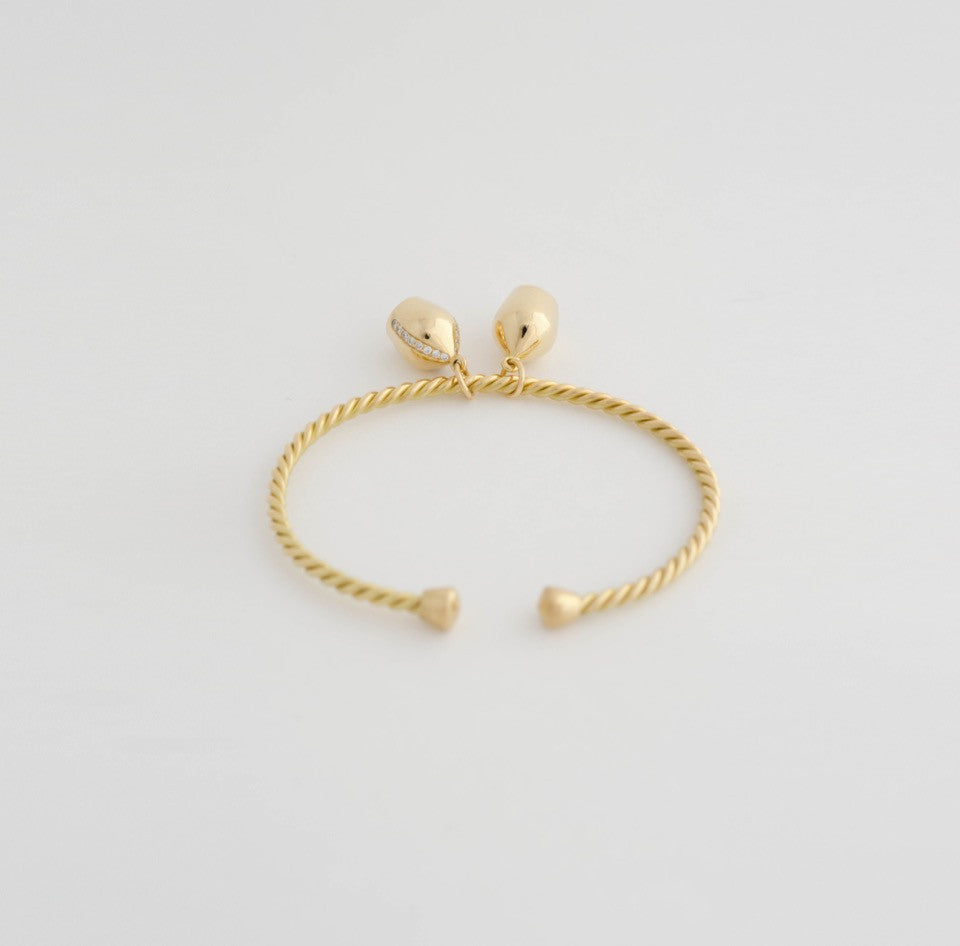 Small English Pendant