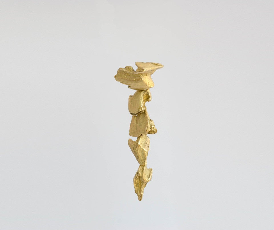 single-articulated-gold-earring