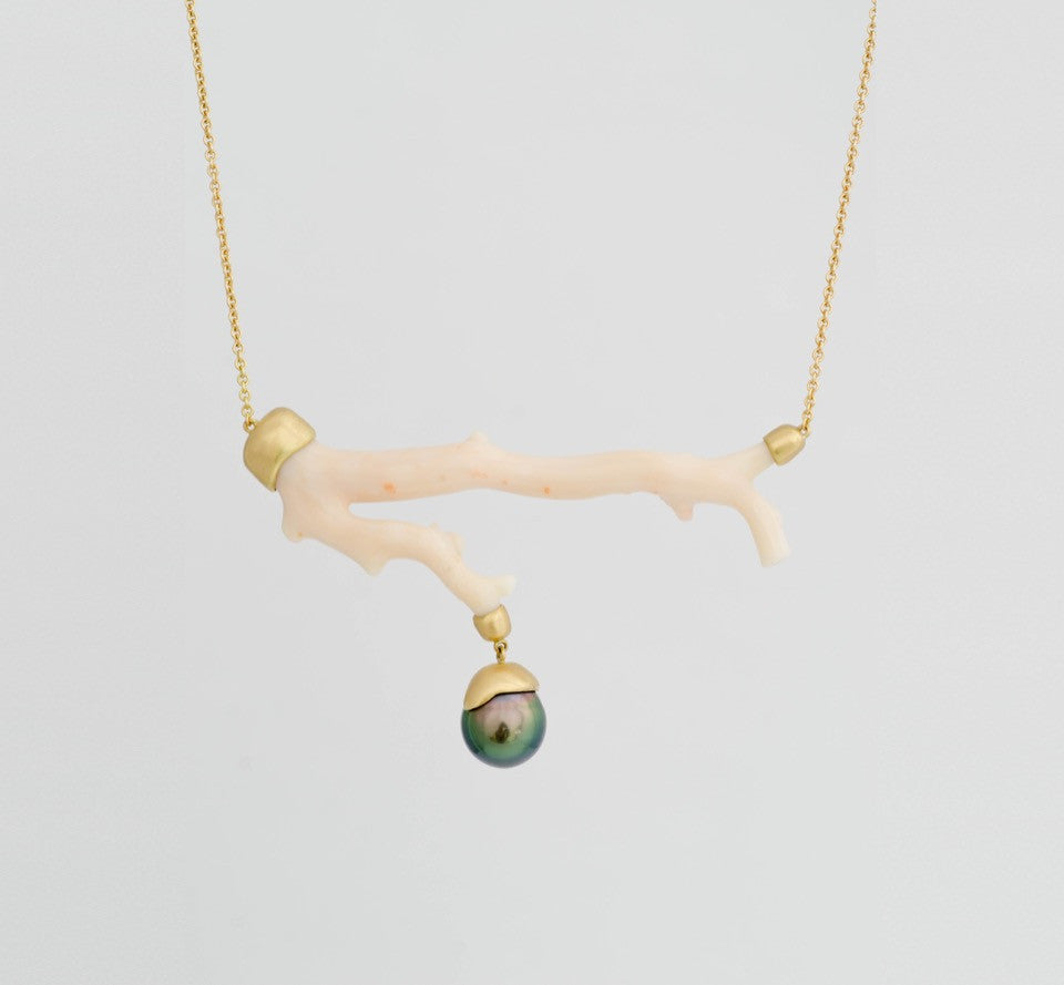 coral-&-gold-necklace-&-tahitian-pearl