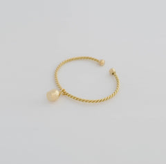 gold-cuff-&-plain-charm-7.5