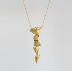 articulated-gold-necklace