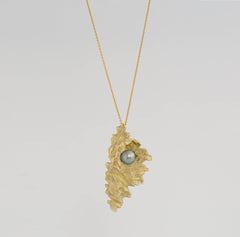 Large Tahitian Pearl Gold Pendant