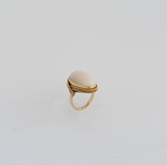 vintage-gold-ring-&-white-coral-7.5